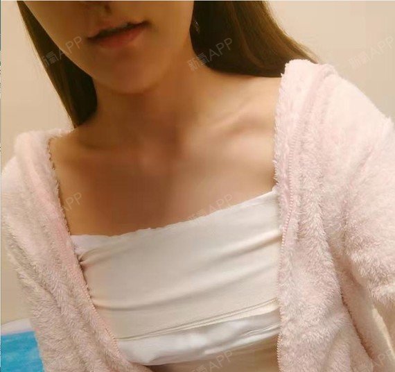 这几天的感觉就是感觉有2个石头放在胸上,应该是不习惯,所以总