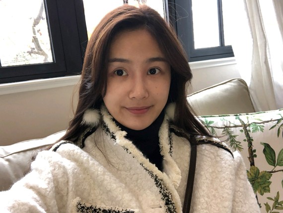 我其实五官比例还不错,鹅蛋脸型,小v脸但是素颜来看皮肤状态还是我