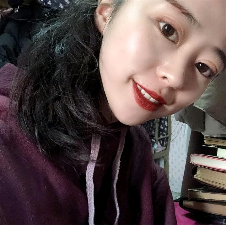 无内眦赘皮,泪阜可以外露,眼裂增大,使眼睛富有立体感 其实所有的改变