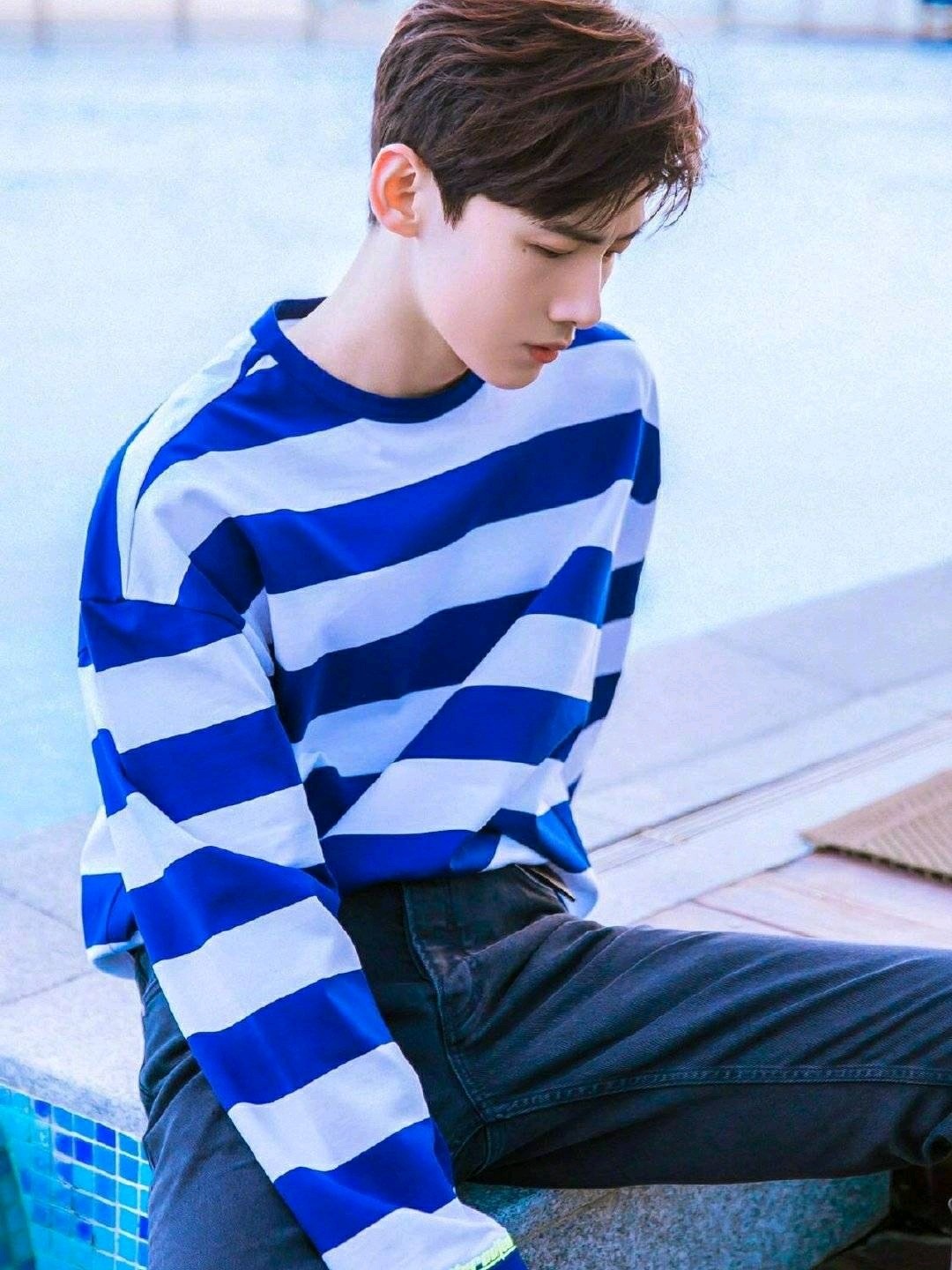 白敬亭这眼睛泪痣超性感