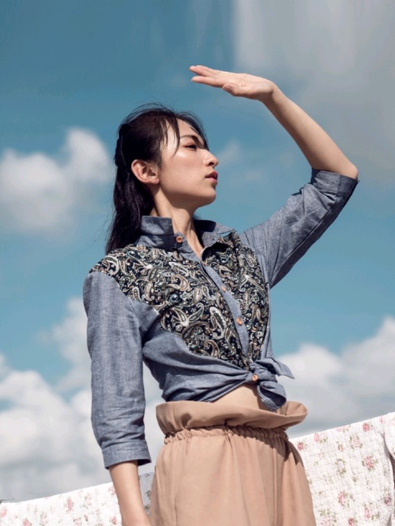 土生土长的新疆妹子,祖辈来新疆时有跟前苏联