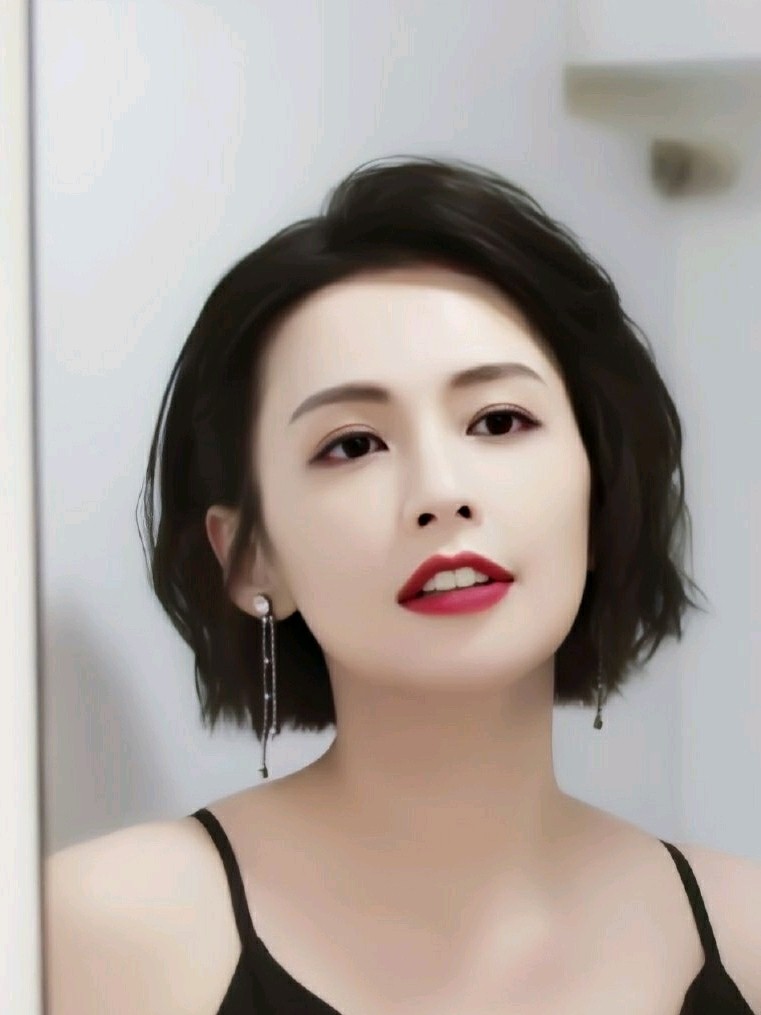 我们不能是朋友里的女二长得蛮有味道的07