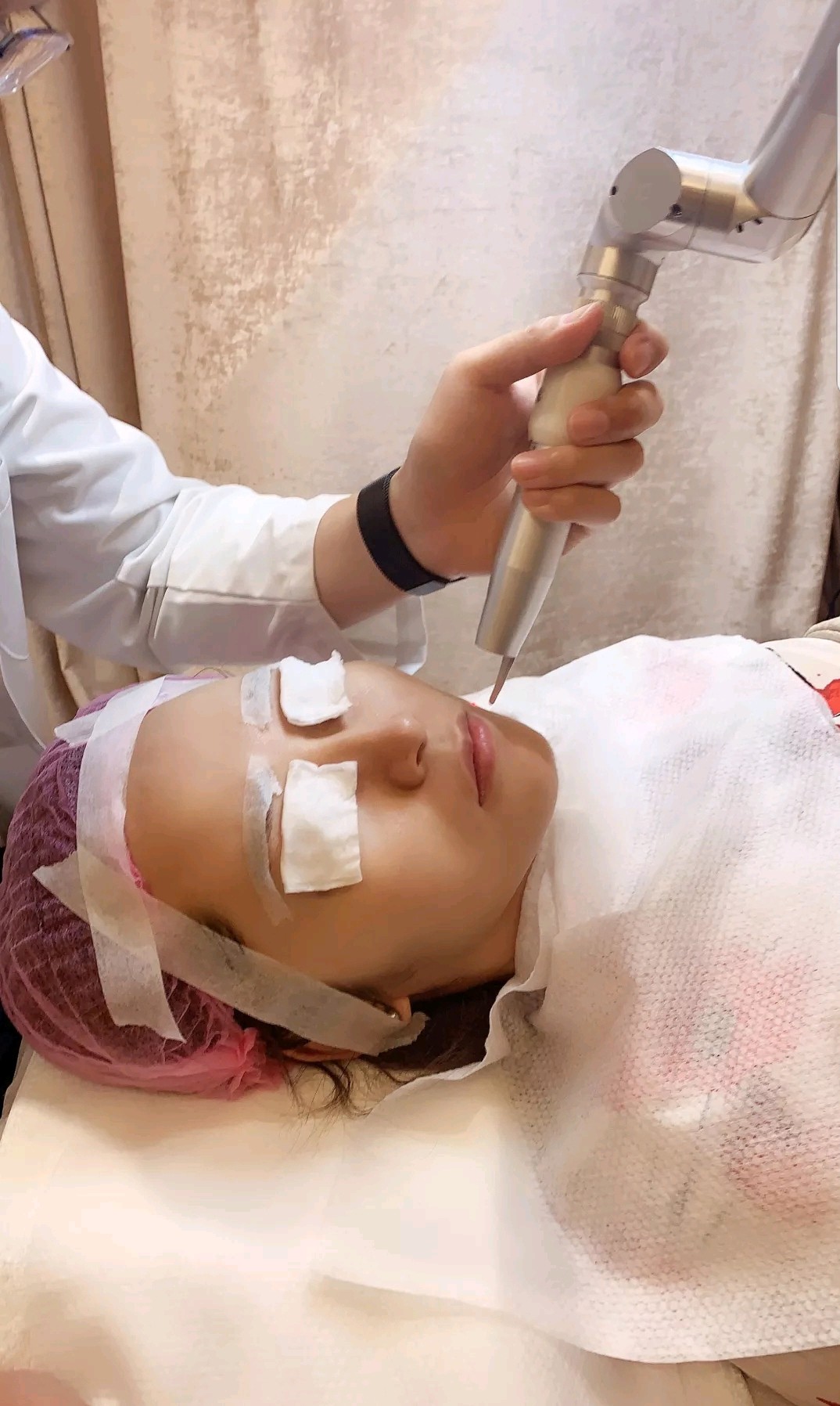 女生绝对不能懒之第一次体验镭射净肤