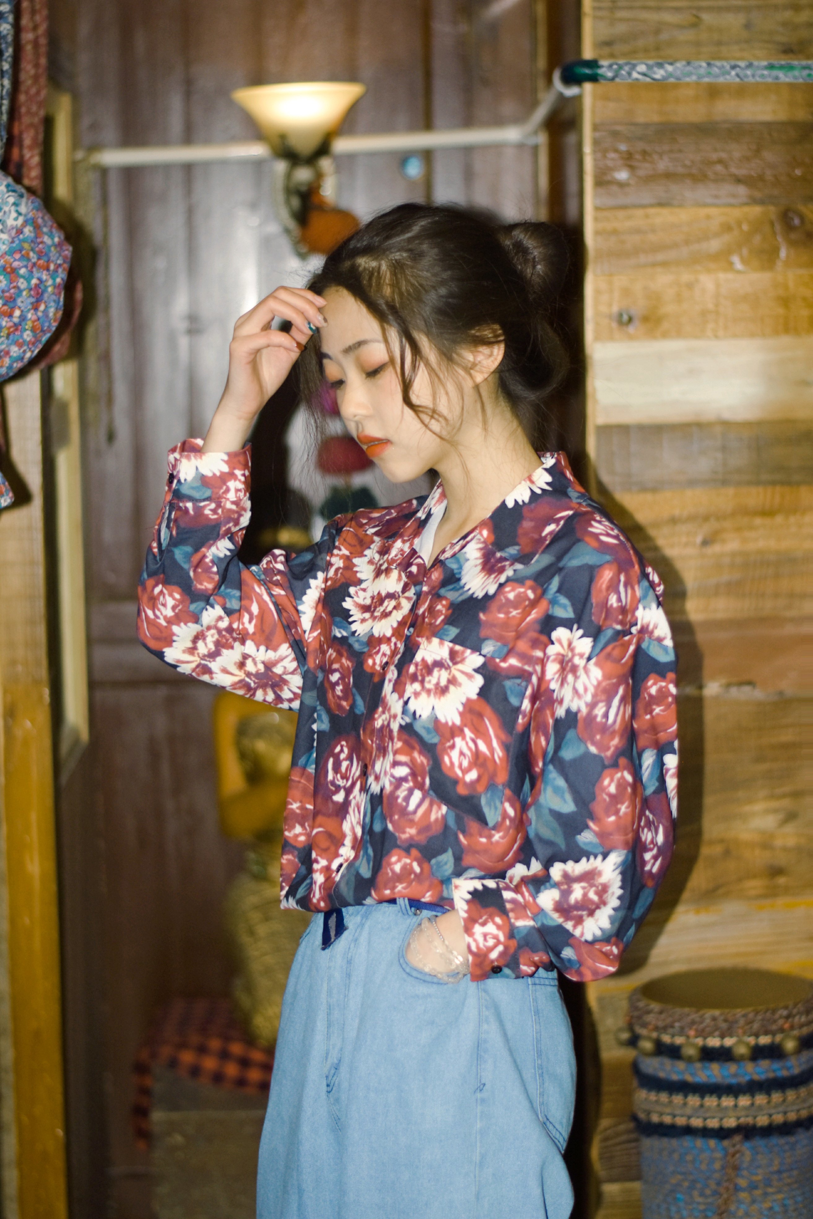 小个子穿搭入秋港风花衬衫