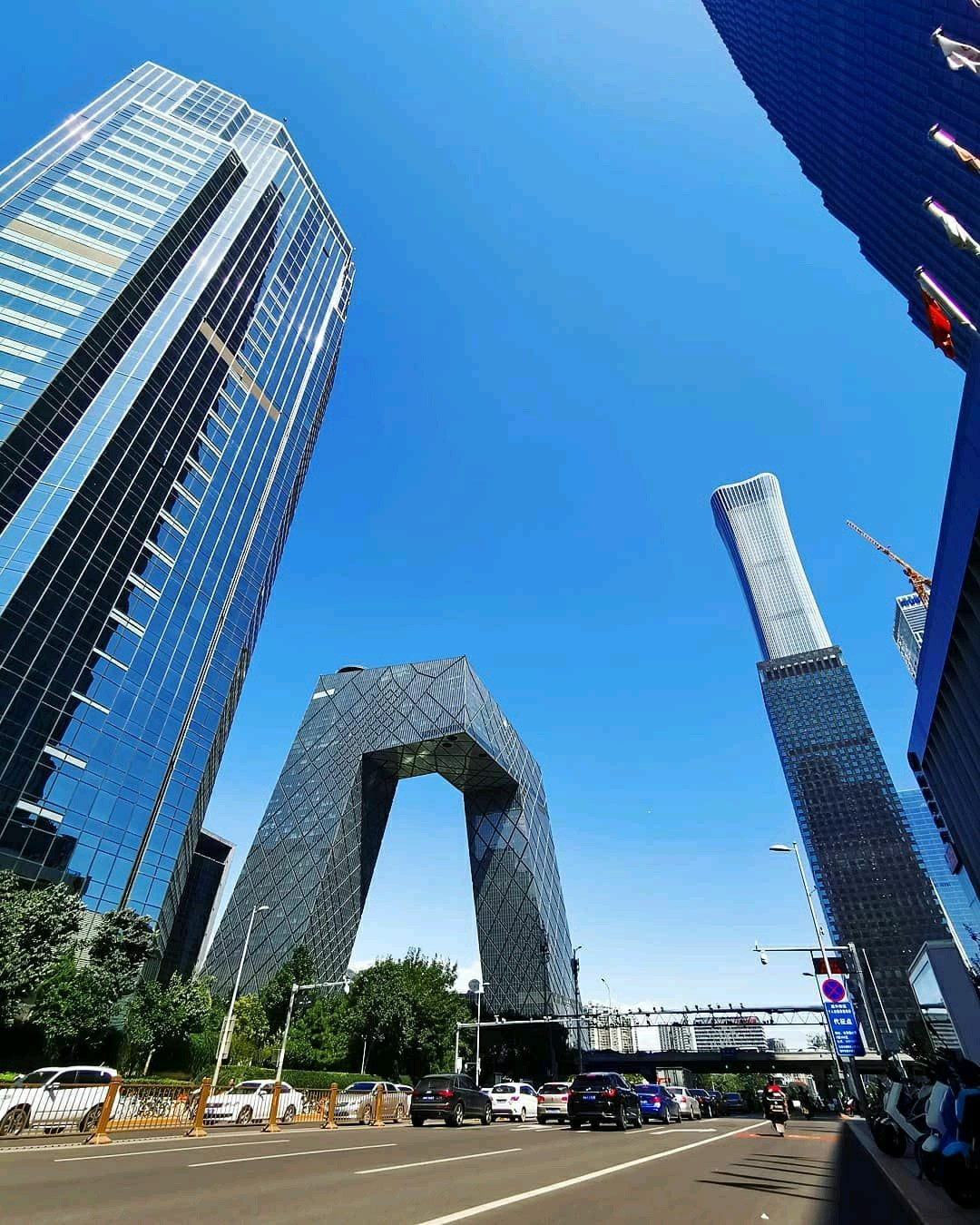 北京的另一张脸,现代和年轻的城市.摄于朝阳区cbd