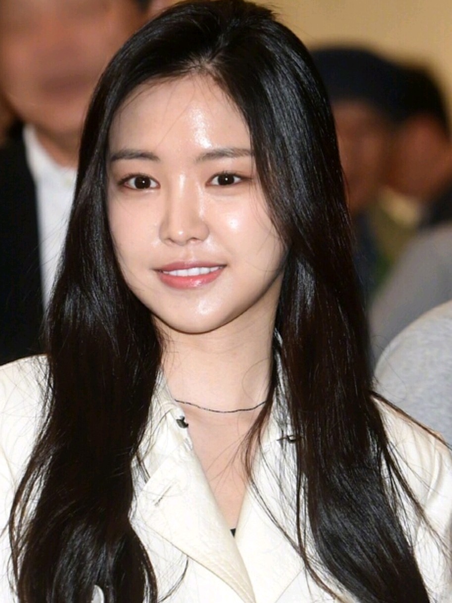 这么可爱的一张脸,居然也会跨?👧孙娜恩是apink_圈子-新氧美容整形