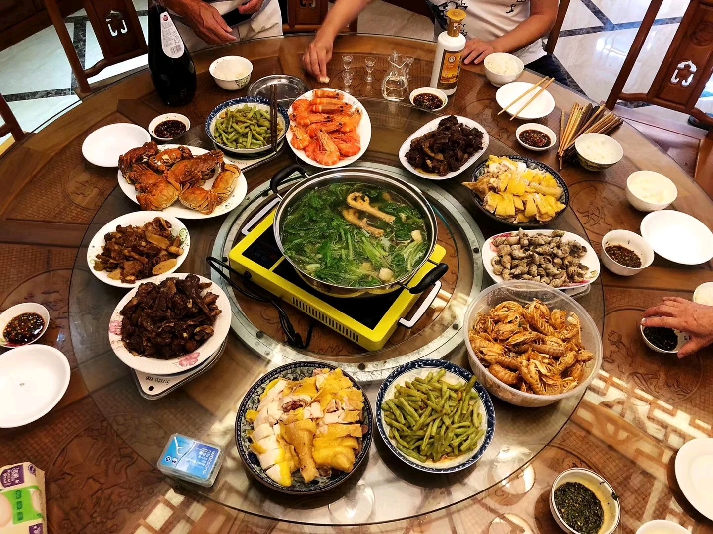 中秋节啦,回家吃饭,祝大家海上生明月,天涯共此时!