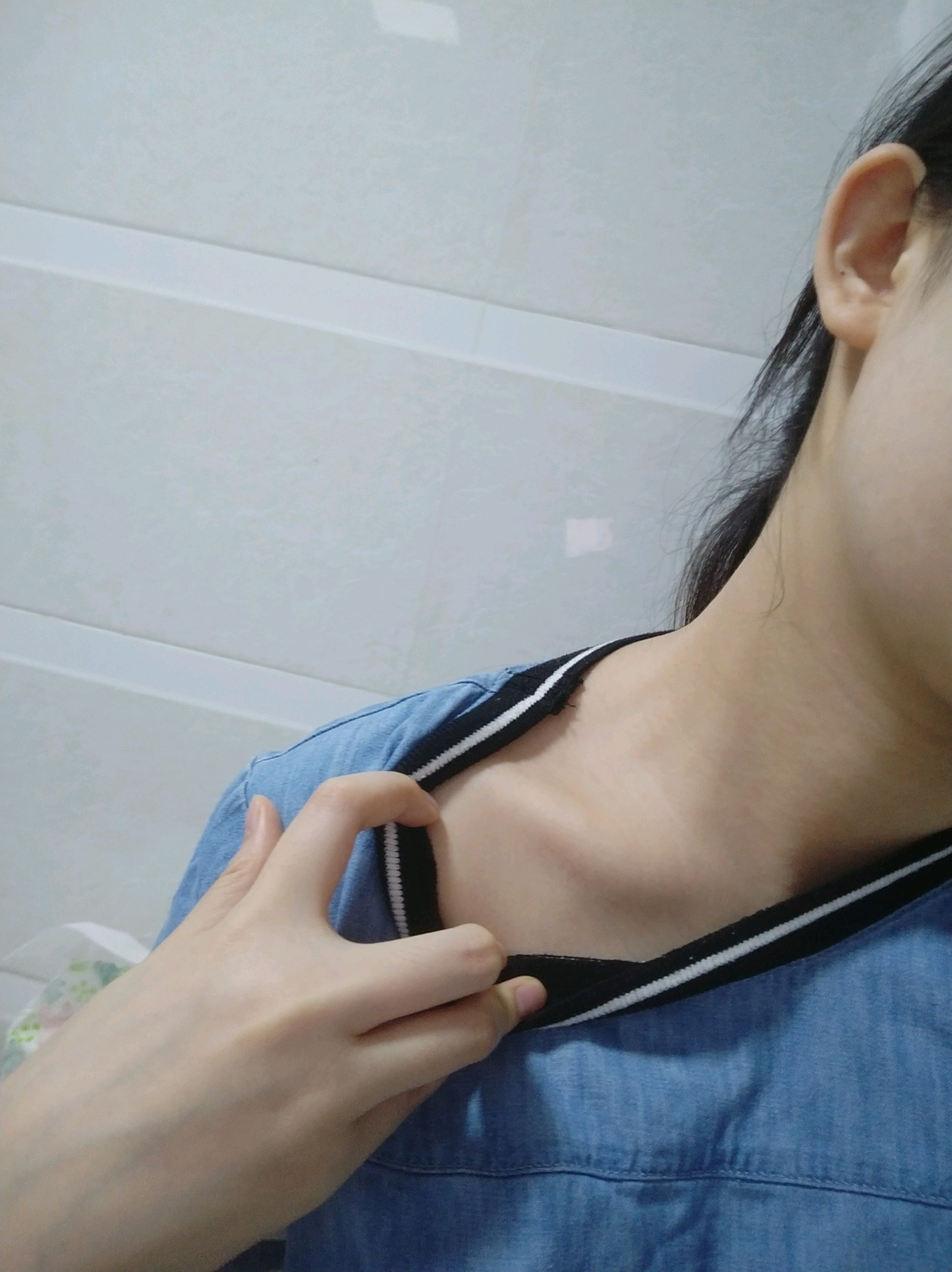 请接受我刻意硬凹锁骨要多锻炼呀