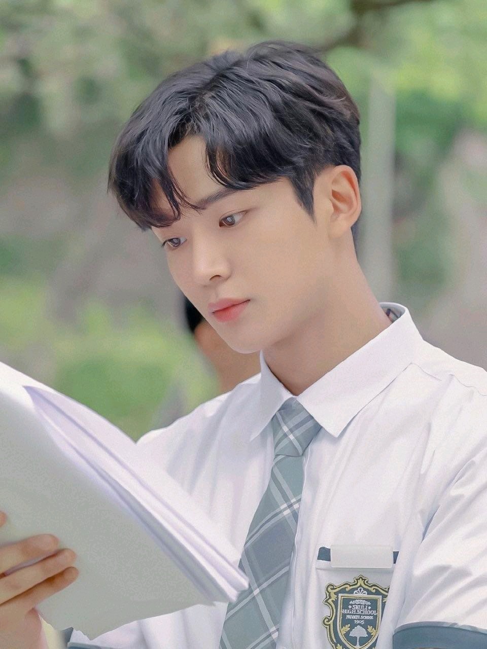 最近韩剧 偶然发现的一天 广受好评,从漫画里走出来