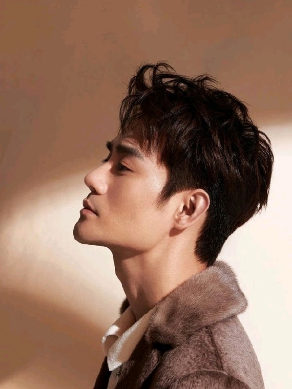 【男生下颌线vs女生下颌线的区别】"美女美不美,主_圈子-新氧美容整形