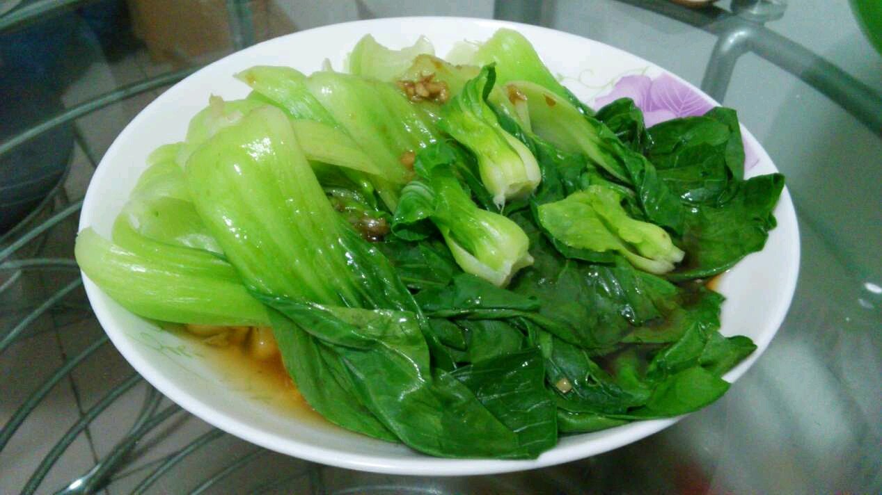 蒜泥炒青菜,今天晚上的晚餐,想再瘦點真不容易