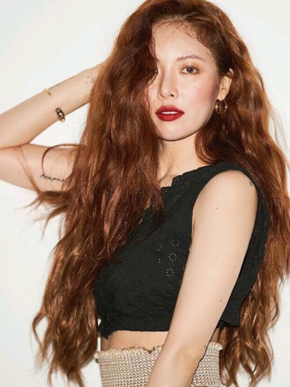 头可断血可流发型不能乱!