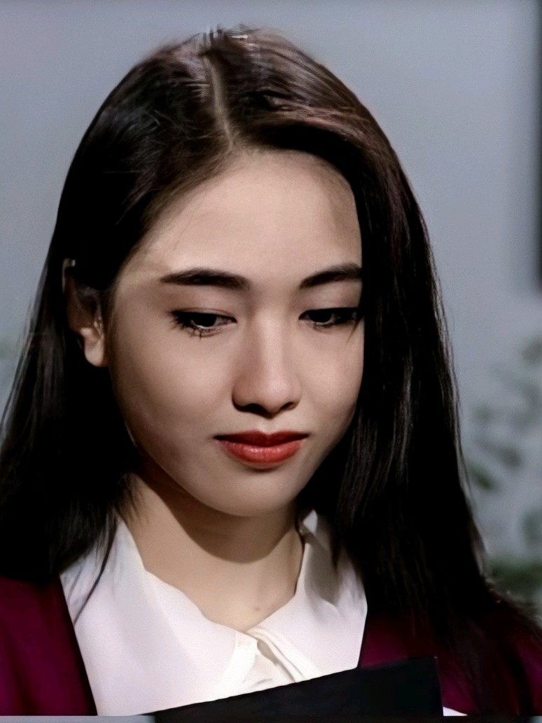 那些统一审美的香港女性之灿若玫瑰的黎姿