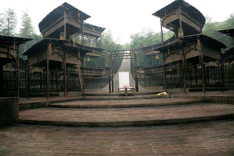 夜宴,当时觉得剧情真的…可以看睡着但电影构图真没的说.