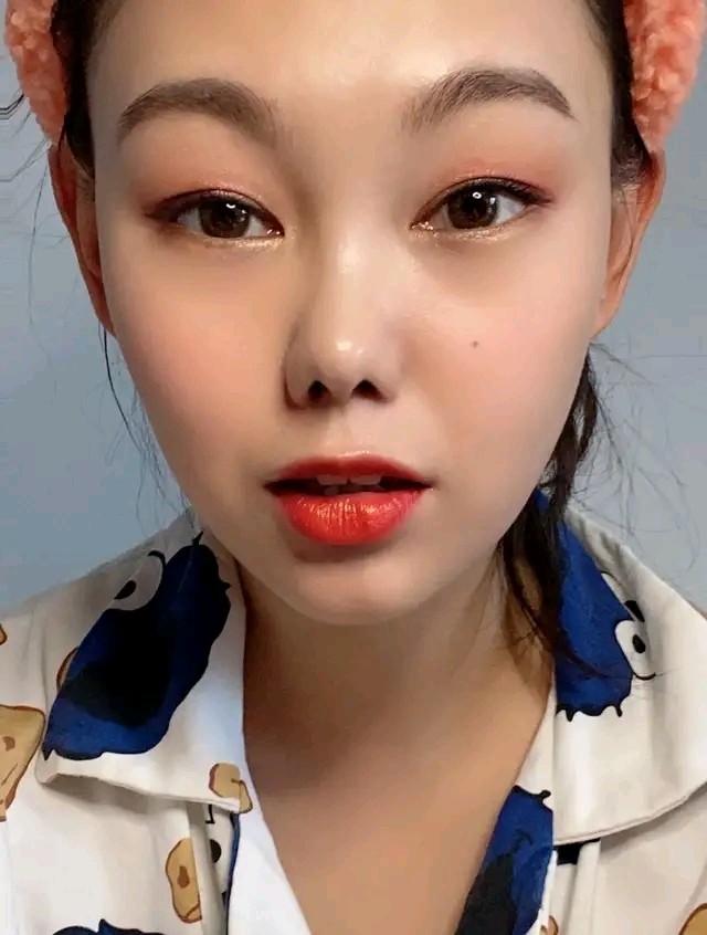 薇薇今天为大家盘点一下常见的丑鼻型,看看你中招了吗?