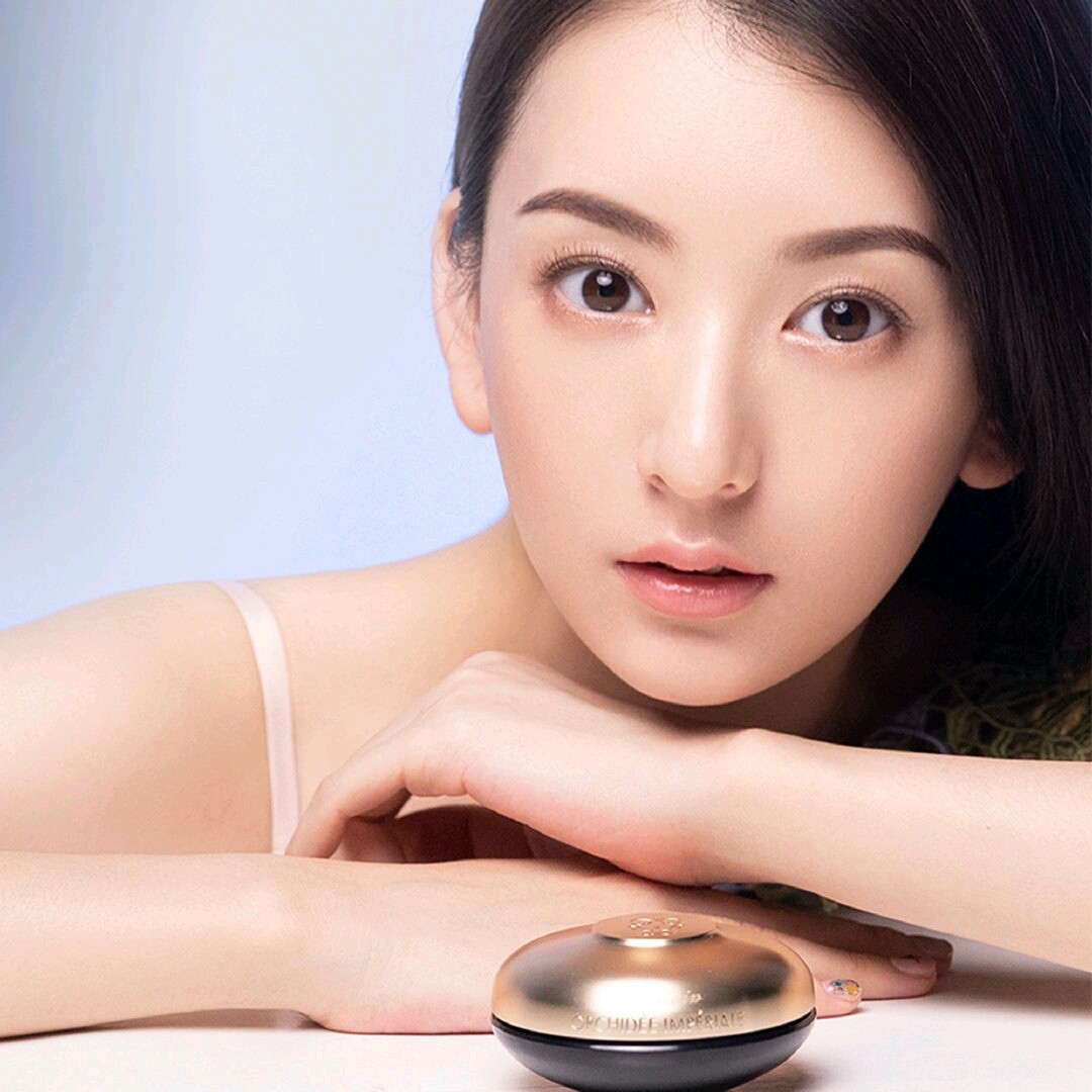 方媛香港四大天王之一郭富城的老婆,网红出身,颜值堪