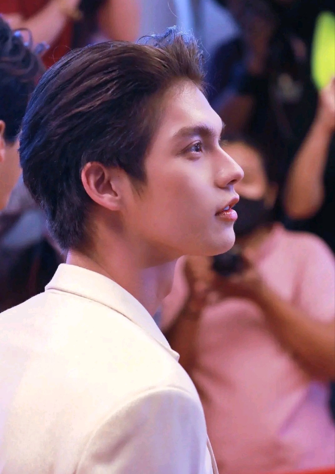 最近爆红的泰剧《只因我们天生一对/假偶天成》男主角_圈子-新氧美容