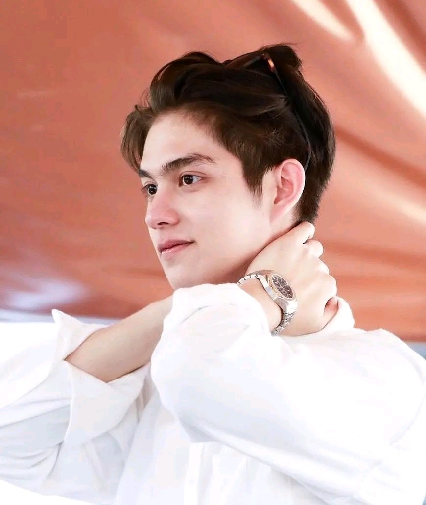 最近爆红的泰剧《只因我们天生一对/假偶天成》男主角_圈子-新氧美容