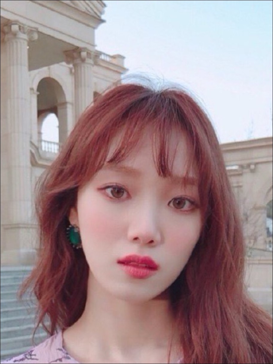 李圣经完全是因为双眼皮拯救了一张脸