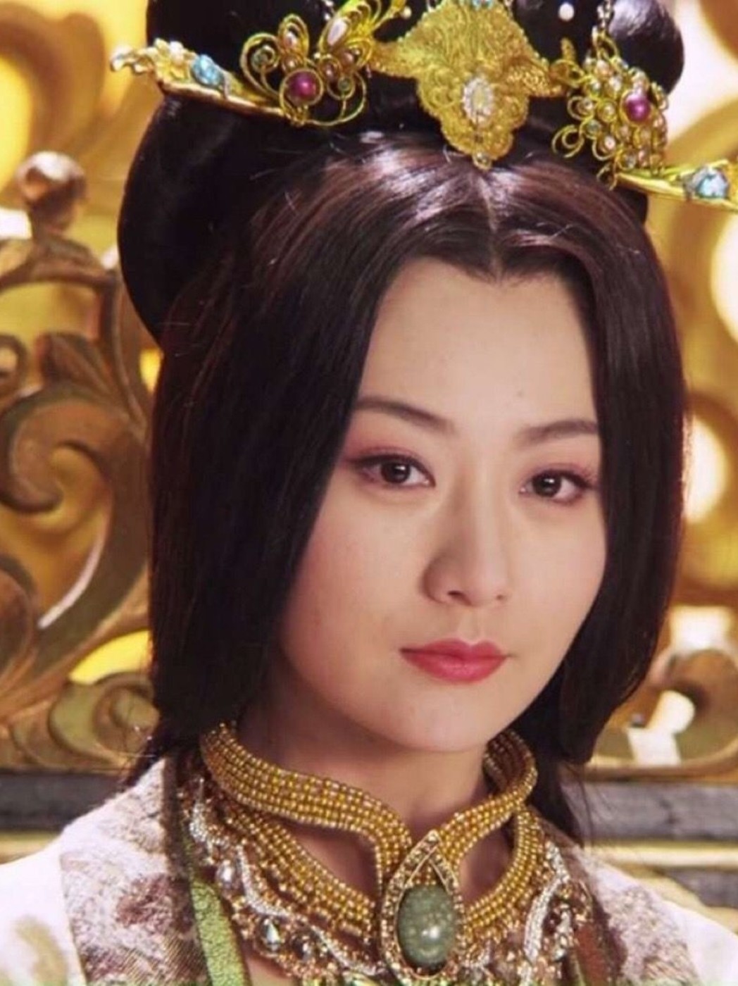 什么样的长相算得上「人间富贵花」白冰