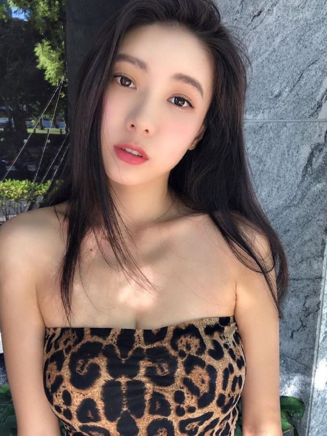 我手术前的罩杯是a杯跟医生提出要求不想要太夸张结合我身材做适合我