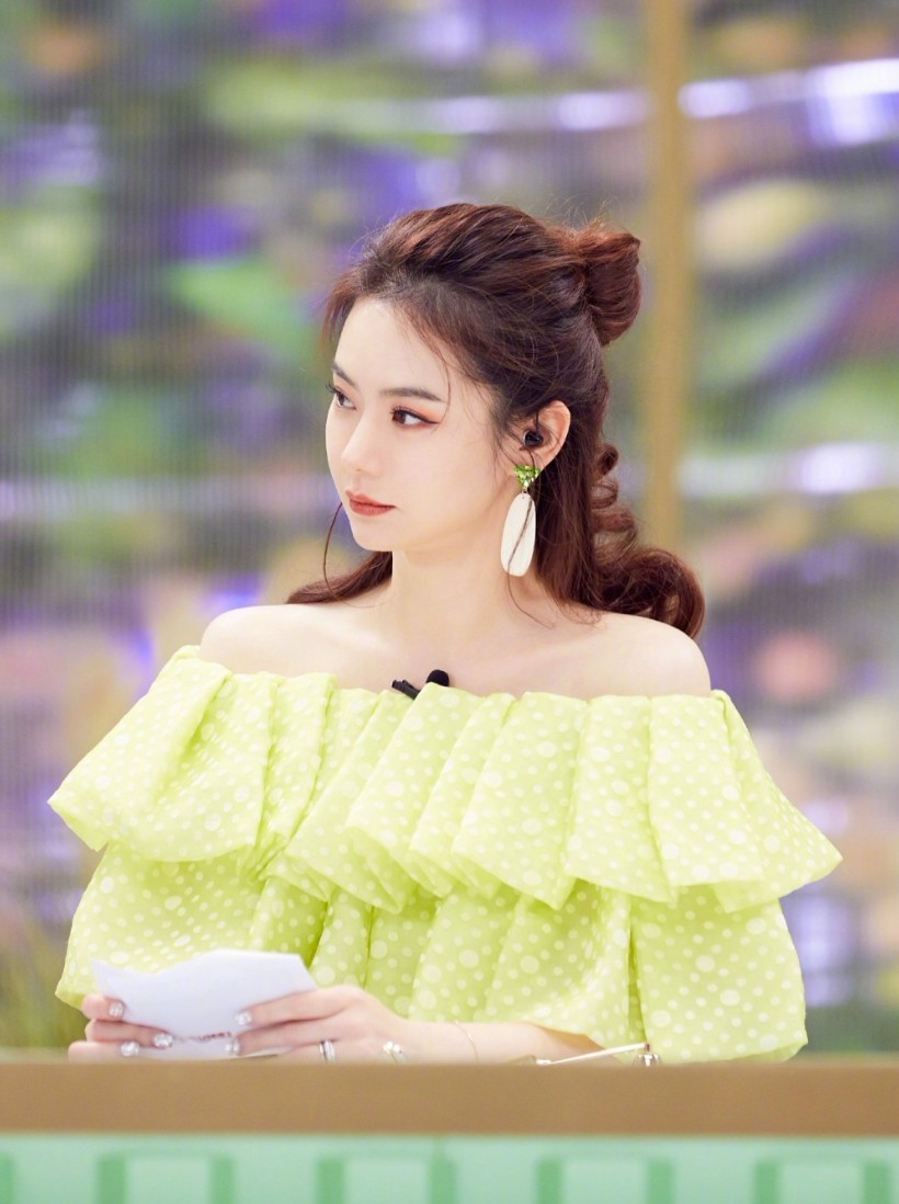 明星穿搭戚薇雪纺气质甜美风