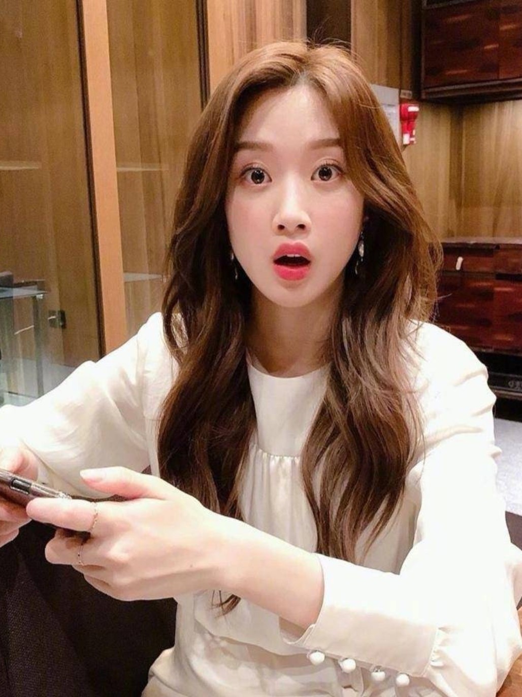 韩国女演员文佳煐最近也是非常活跃的出现在荧幕中,非常可爱的一个