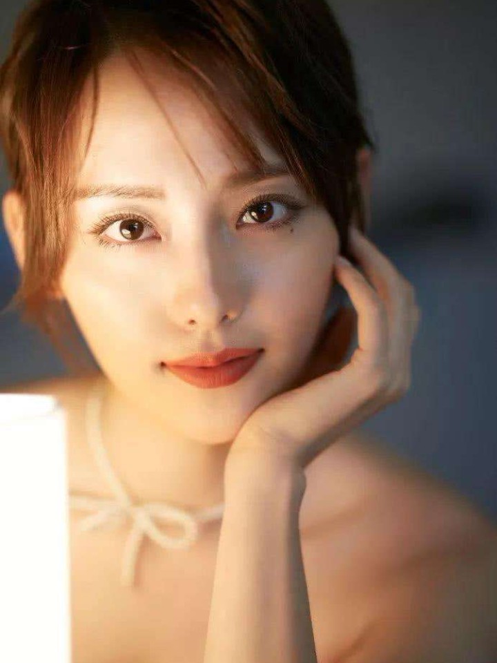 上一次咱们讲了"犬系长相"的明星,这次咱们来盘点"猫系长相"明星都有