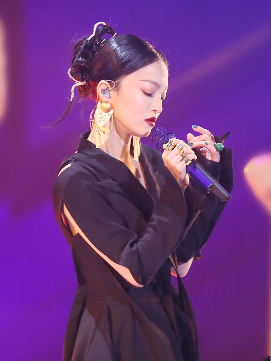 不知道有没有小伙伴看《天赐的声音》,今天大鱼想和唠一唠张韶涵.