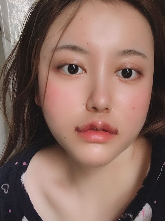 真的是太好了,带起口罩也看不到 我说说我做的唇吧,形状微笑唇特好看