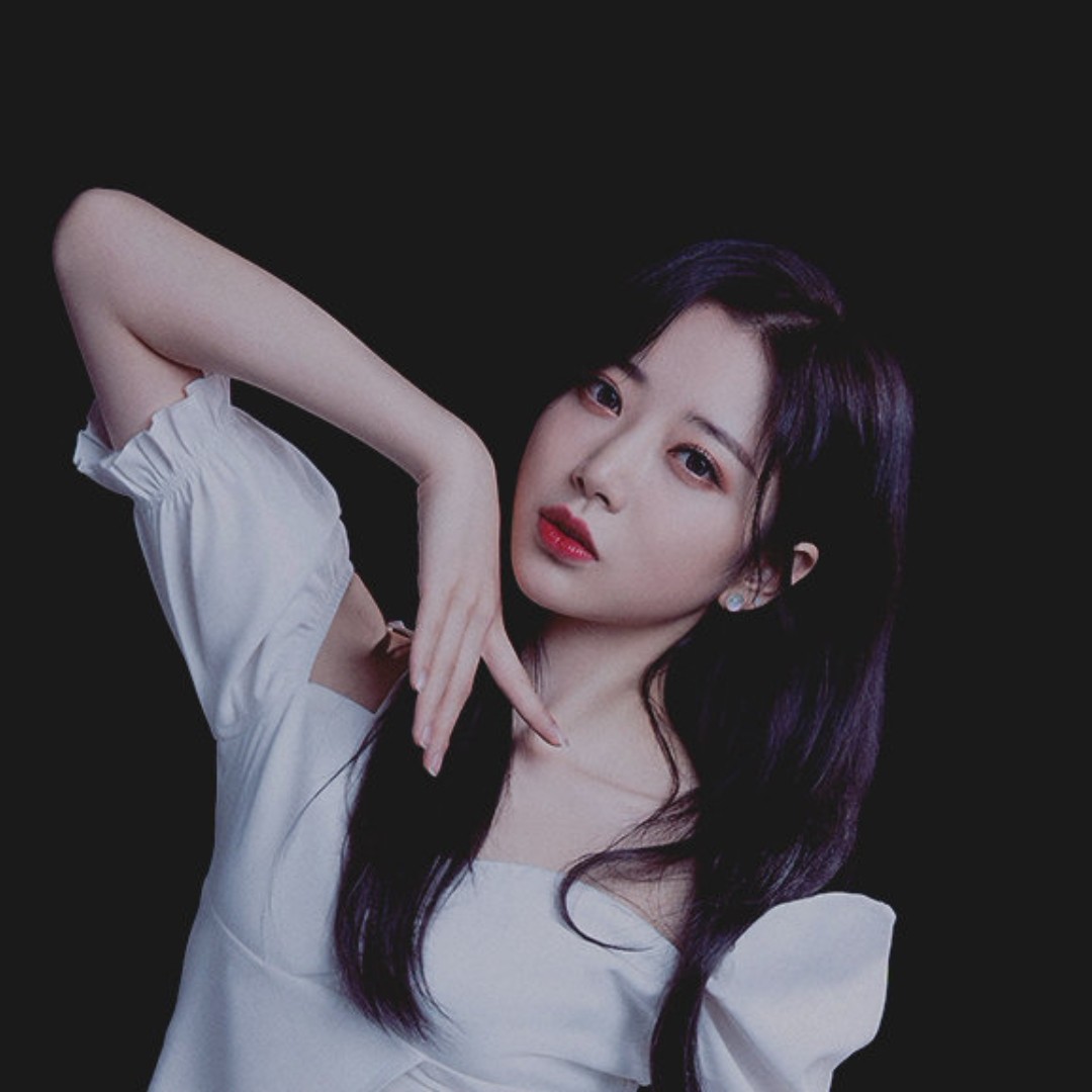 本名王梦妤,是1997的美女,唱歌跳舞实力都过关,而且很有幽默感.