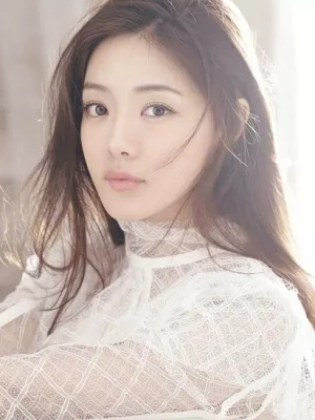 隆鼻《爱情公寓》里唐悠悠的扮演者邓家佳,从之前的_圈子-新氧美容