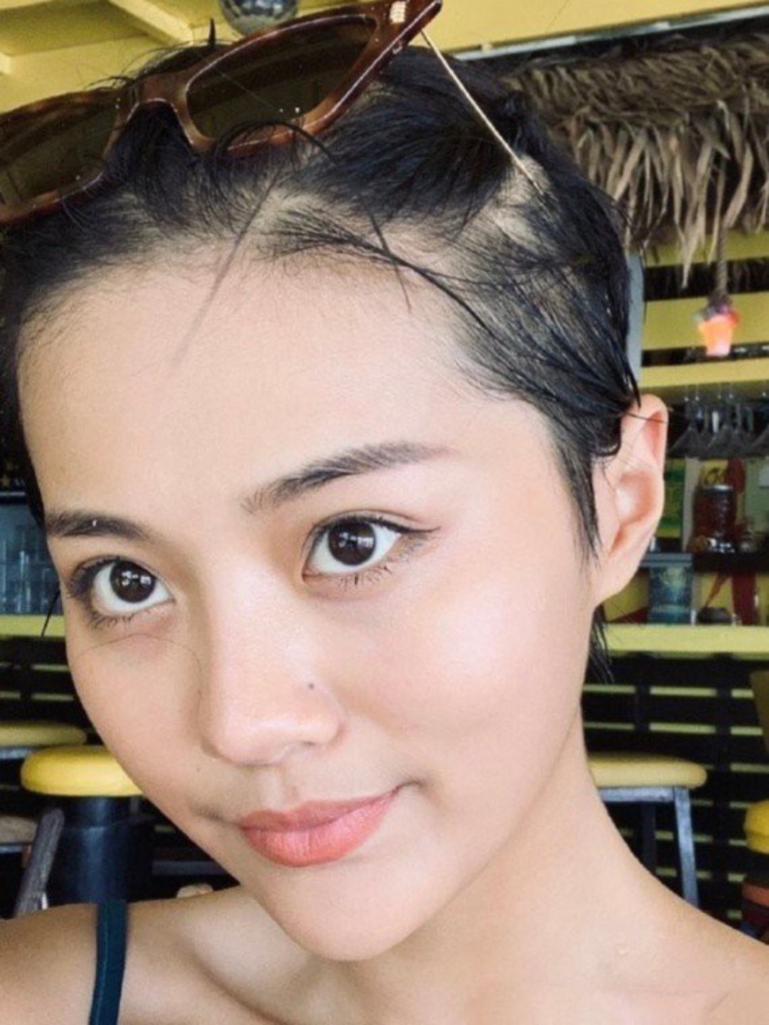 日常网络吃瓜,发现前几天被分手的咖喱酱(万籽麟)其实长得很漂亮,但是