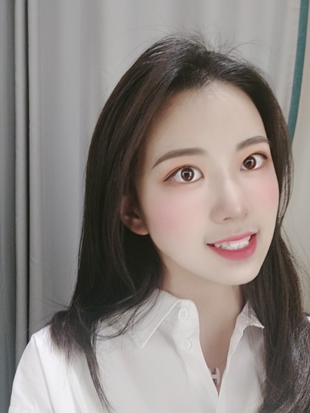 以前看着电视上的明星代言的牙膏广告,明星登场时那一_圈子-新氧美容