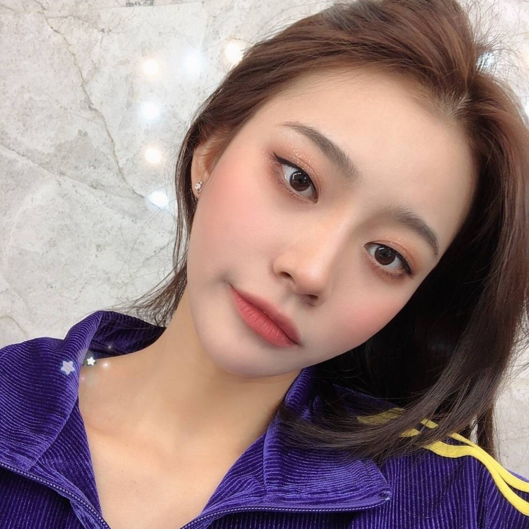 杜紫怡 下巴偏短,脸型偏短,很容易看起来比同龄人年轻.
