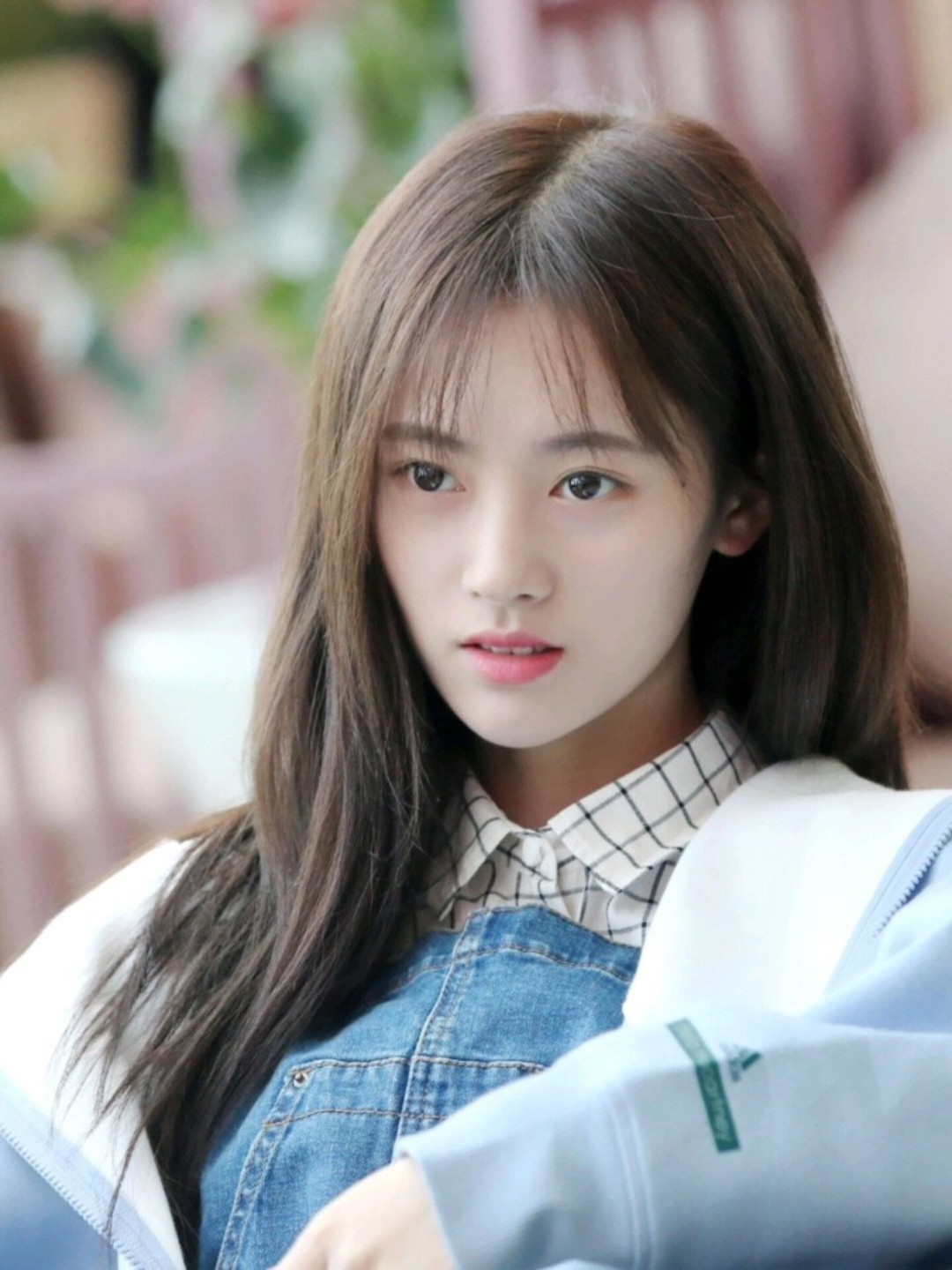 要知道牛奶中大量的蛋白质根本不可能进入真皮层,只会滋生细菌!