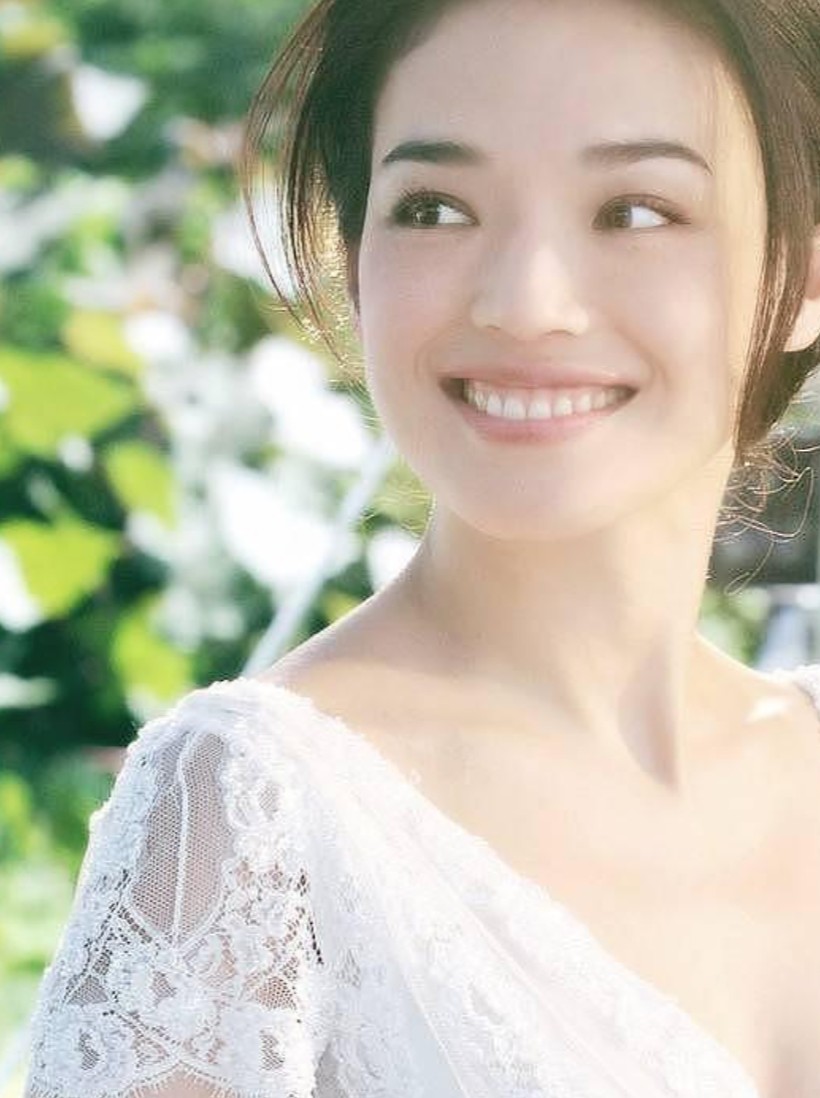 90相信大家都要听过一首歌,是这样唱的:你笑起来