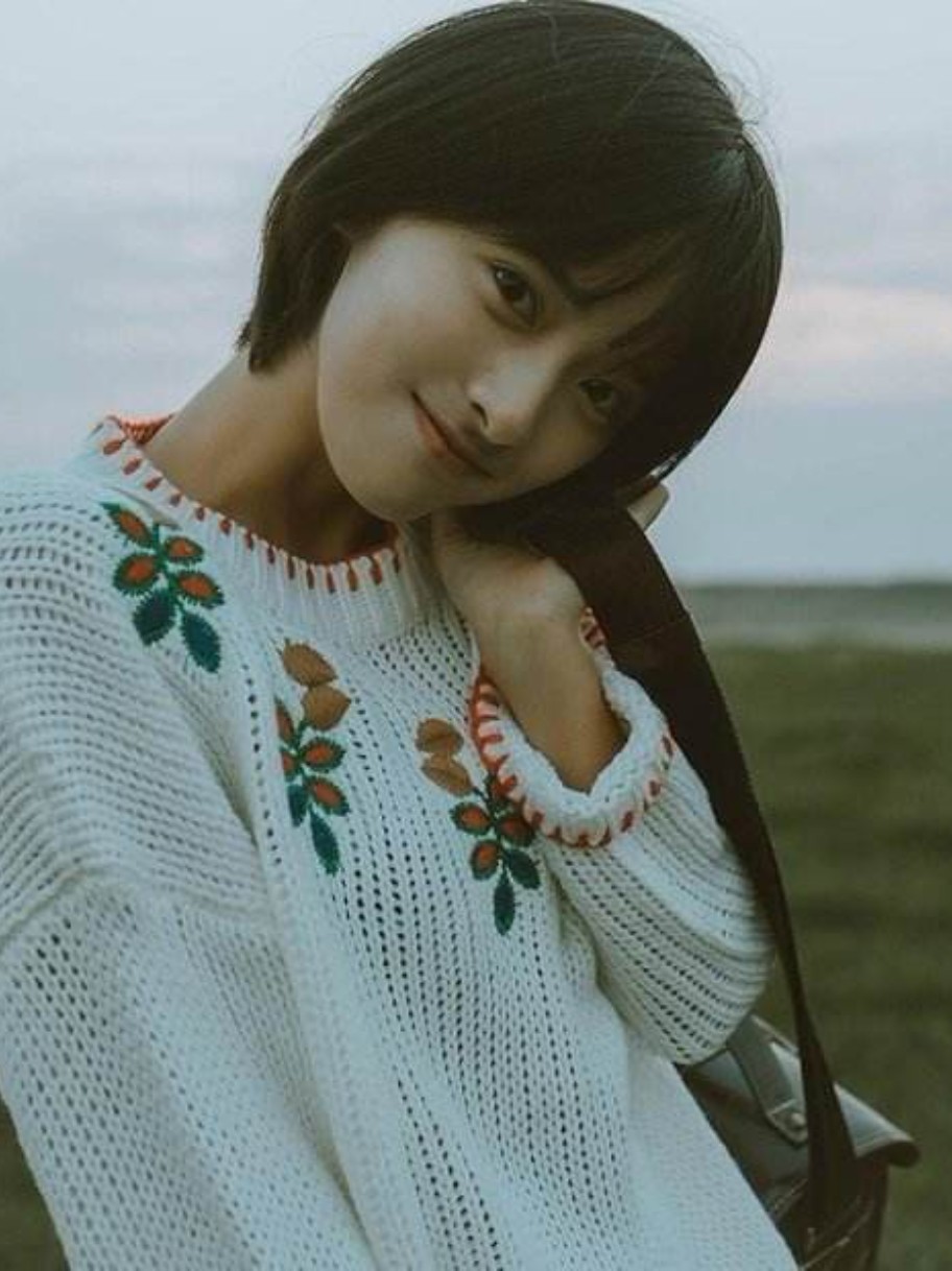 以《致我们单纯的小美好》出道的沈月,在出道初期一直被人夸赞日系