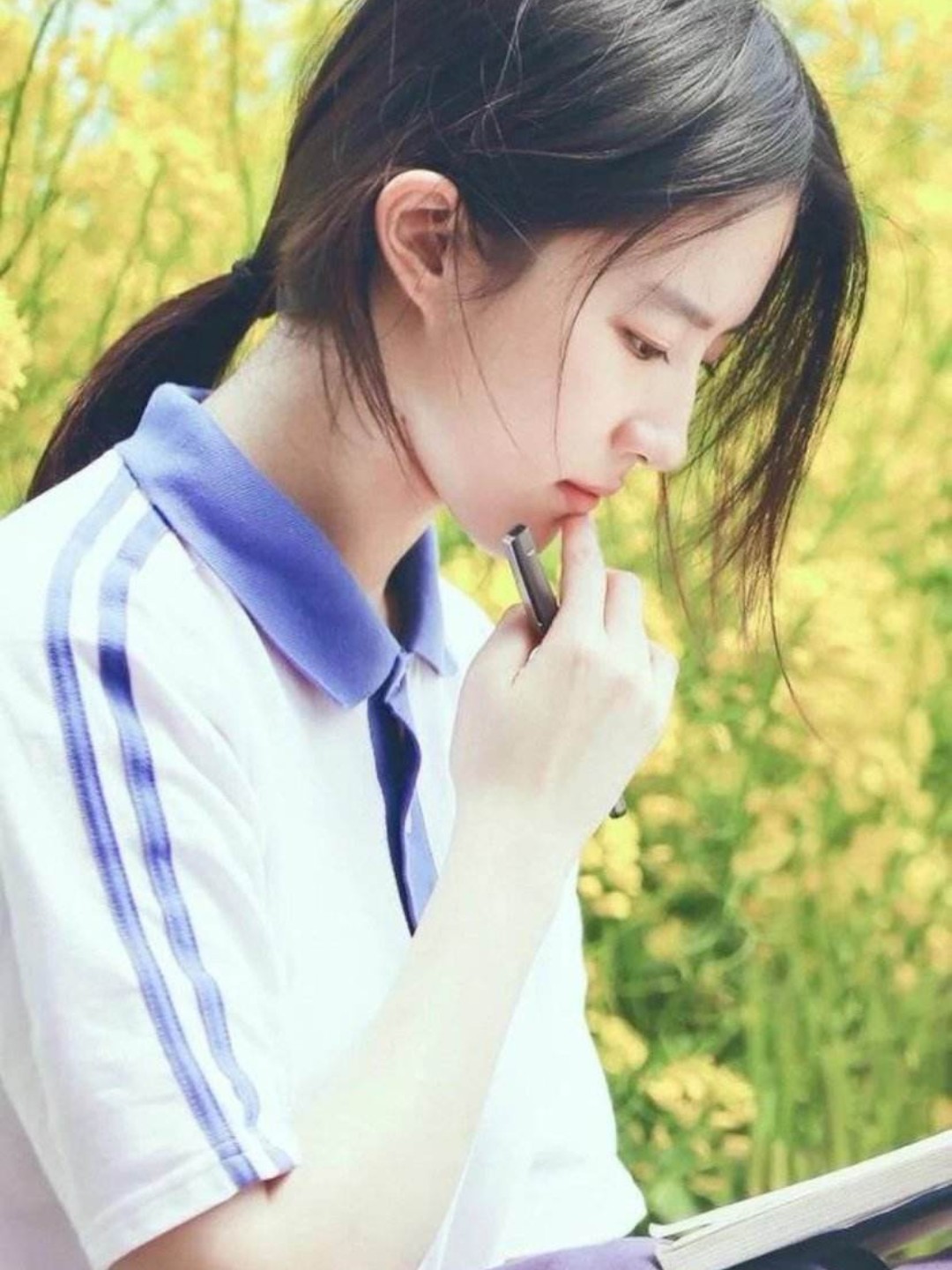 侧颜杀简直太绝了,侧颜美的女生一定不会太差,那么如何拥有一个完美的