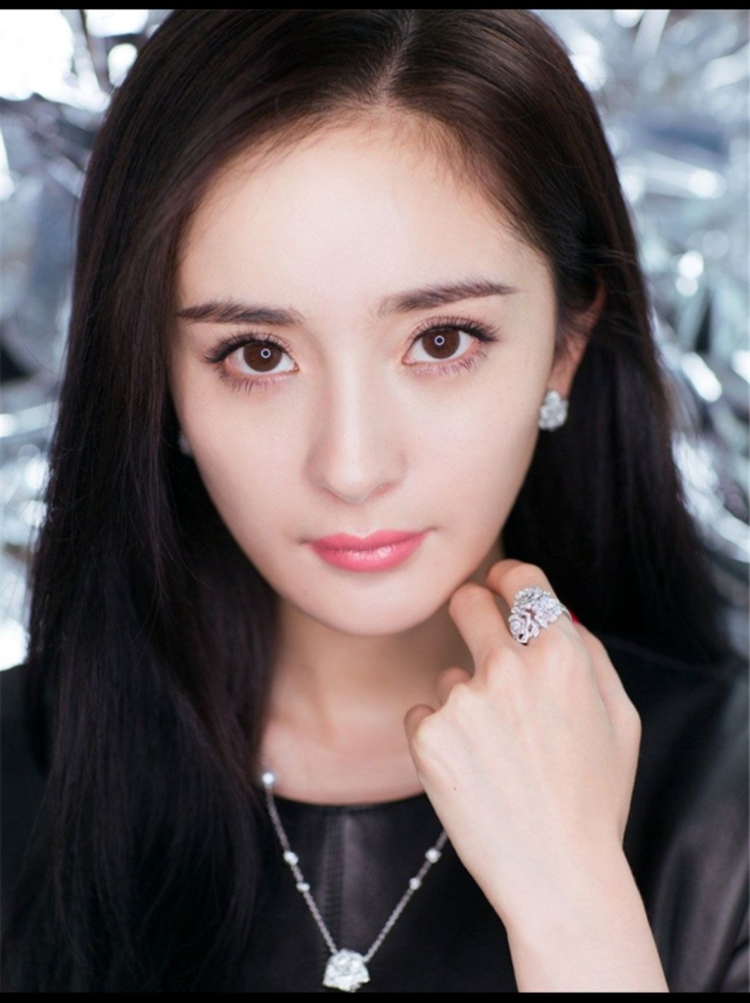 从众多女明星的生图中,可以发现,不只是我们普通人,_圈子-新氧美容