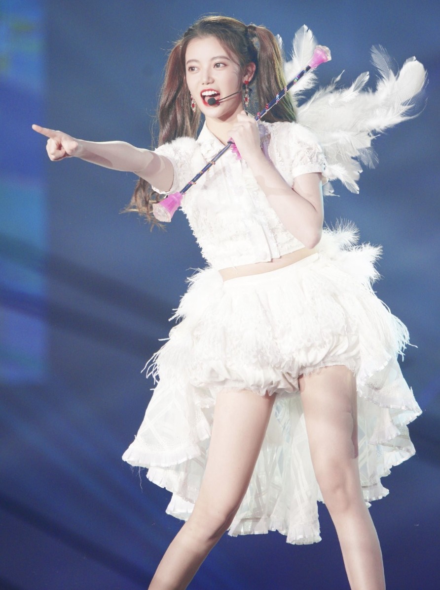 今天要写的是创造营2020热门选手,孙珍妮,翻翻自己的歌单,发现自己