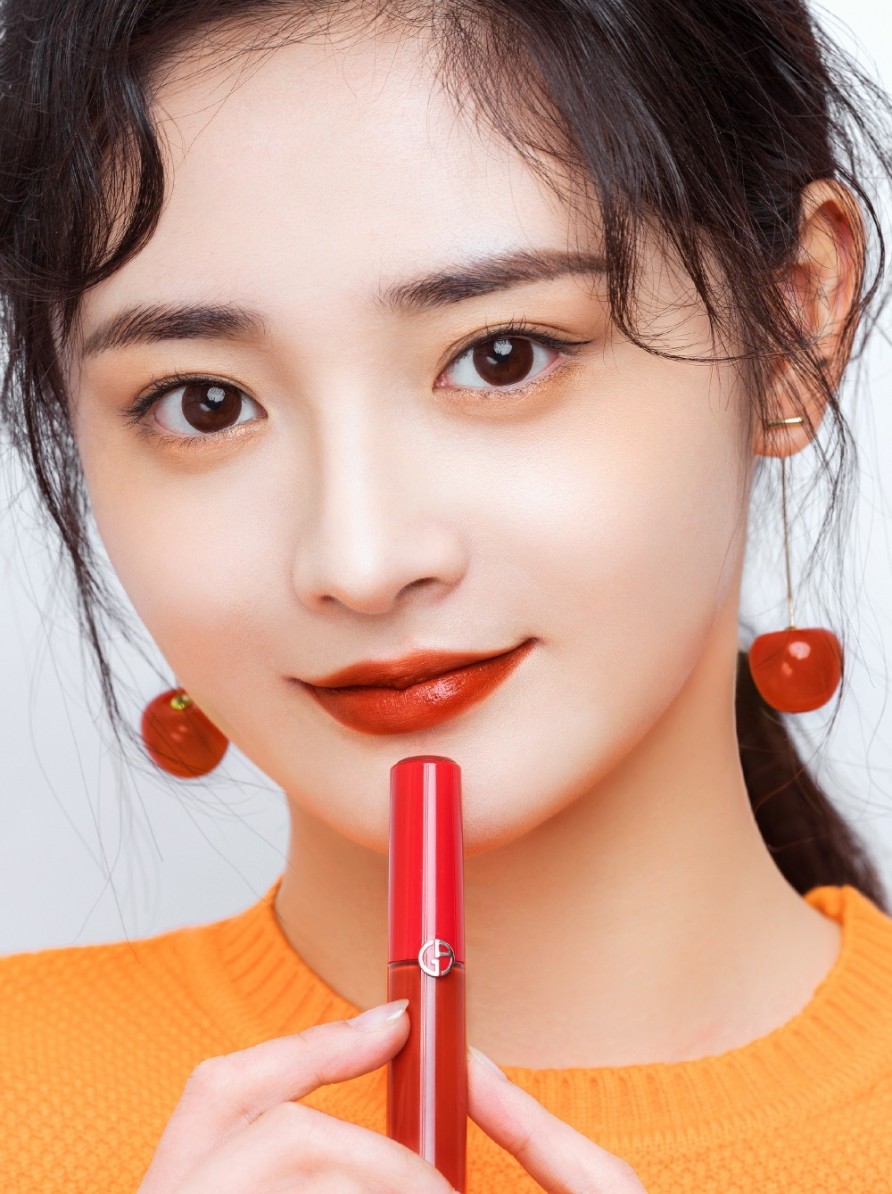 说到眼睛,水汪汪的眼睛,含情脉脉,一种不用言语就可以打动人.