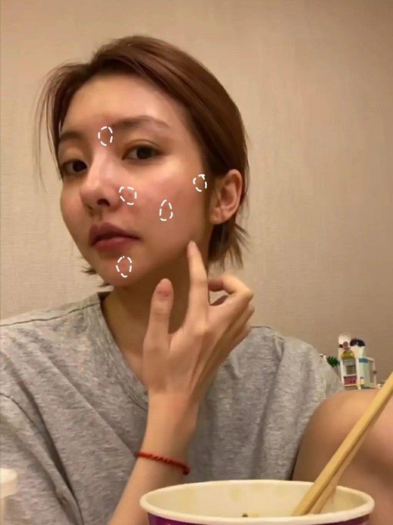 自从王校长喂甜仇吃东西被拍到感觉甜仇突然变得好忙代_圈子-新氧美容