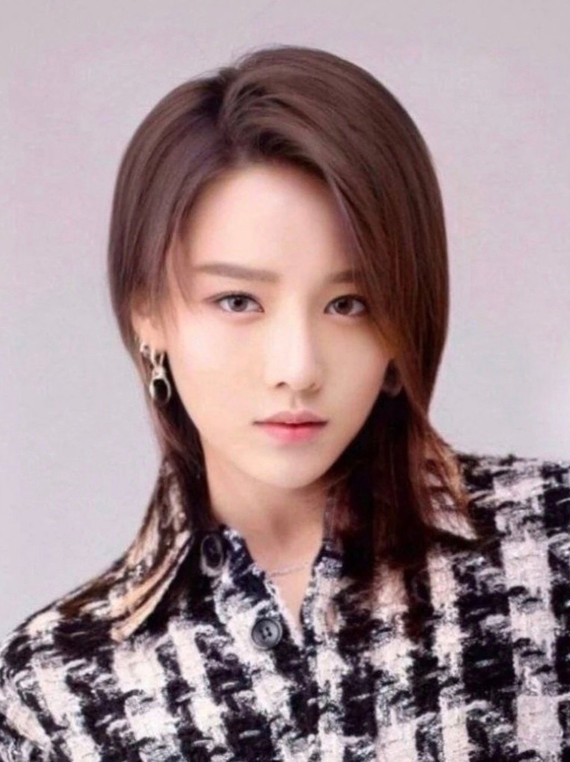 百变刘雨欣 可飒可美