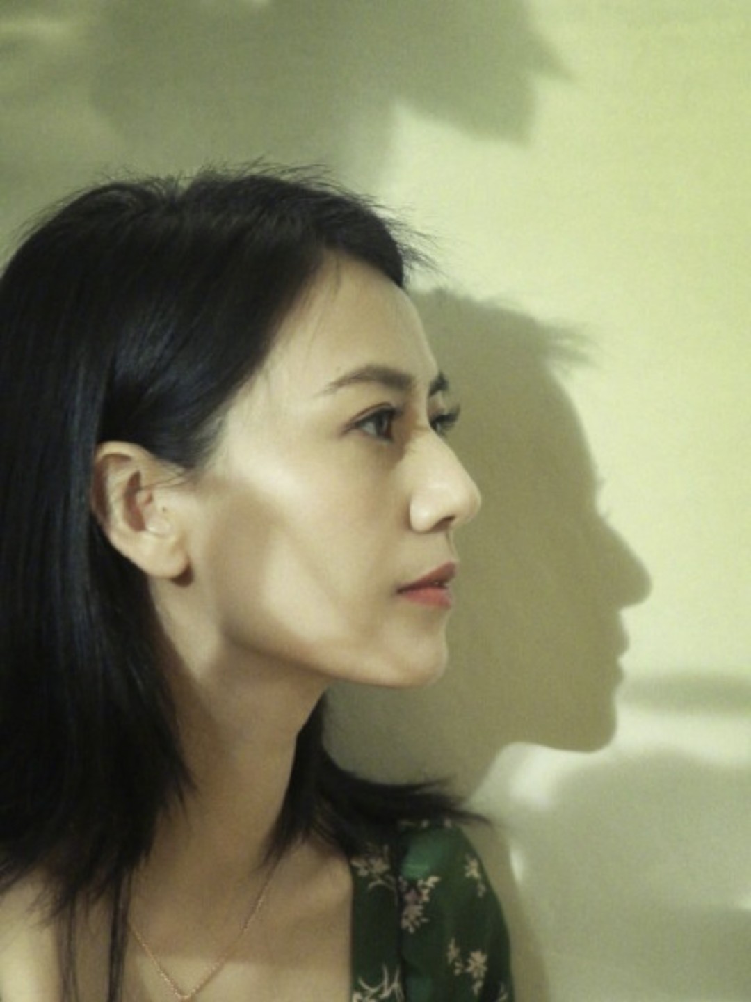 虽然高圆圆已经四十多岁了,但是看起来还和和二十多岁的少女没有区别