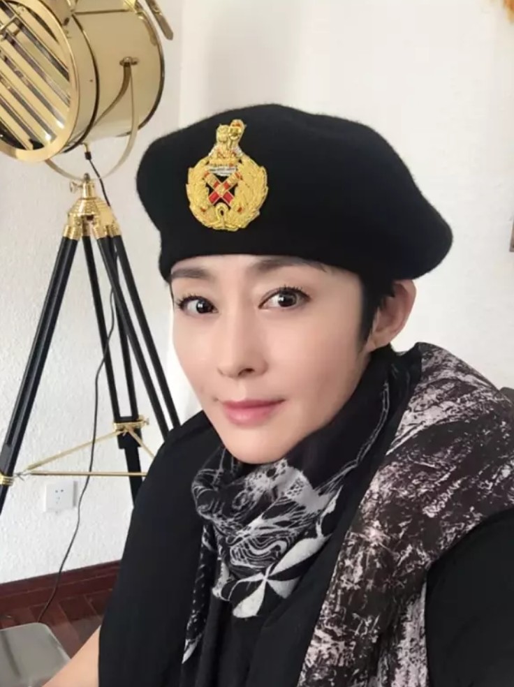 49岁张敏冻龄美成20岁6015近日,香港女演员张敏在_圈子-新氧美容