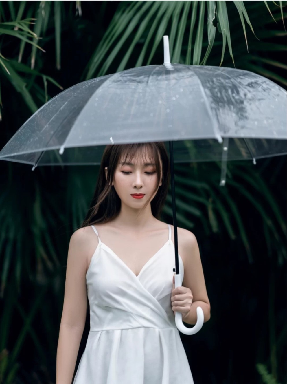 阴雨天拍照|一把透明雨伞也能拍出电影感