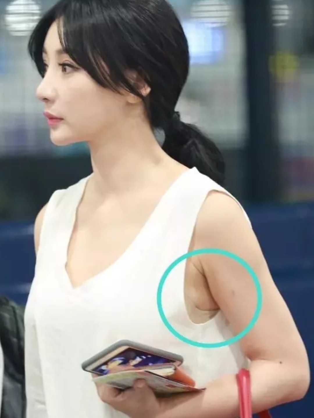 副乳是一种返祖现象.