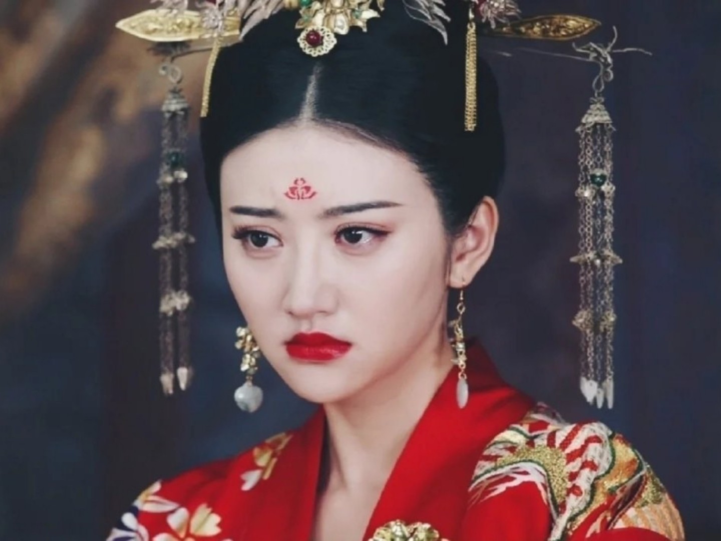 景甜经高人指点把在《大唐荣耀》里的欧式大双眼皮修复_圈子-新氧美容