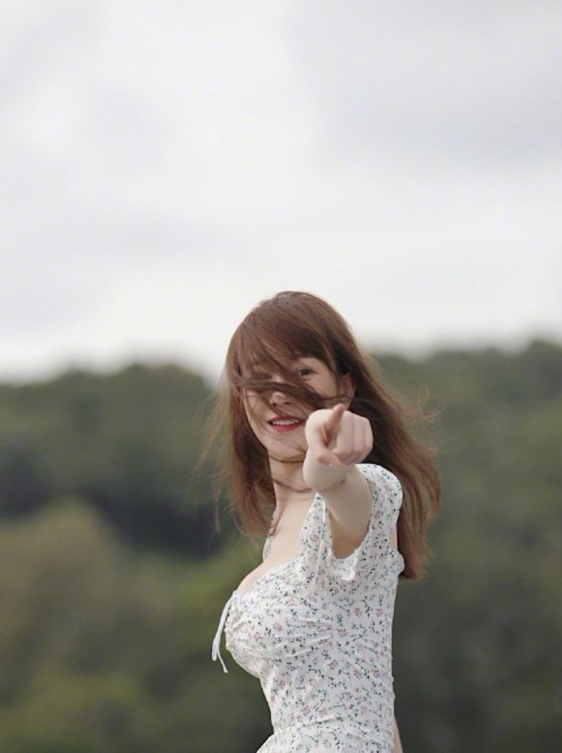 最早认识张檬是在《夏家三千金》,那时的她清纯美丽,在一众娱乐圈女